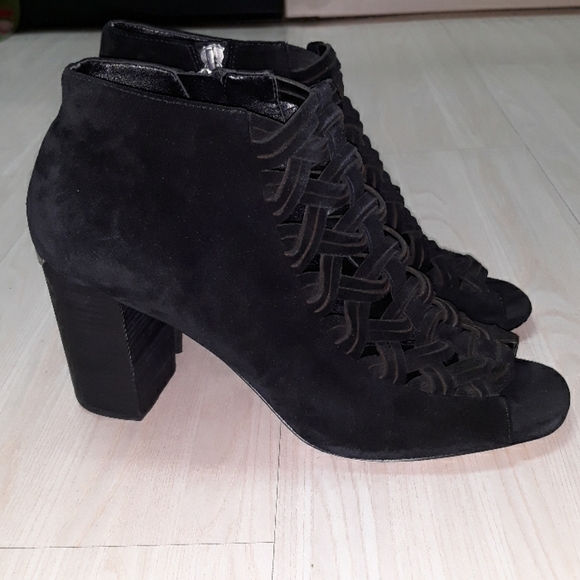 MICHAEL Michael Kors Shoes - Michael Kors open peep toe leathet ankle booties